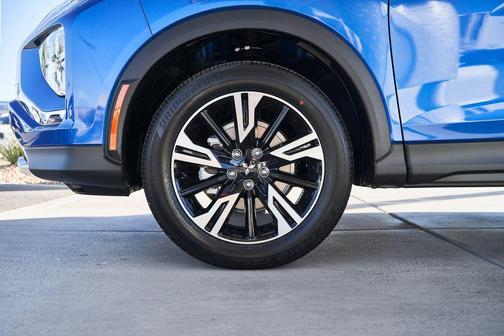 Lightning Blue Metallic 2026 Mitsubishi Eclipse Cross SE