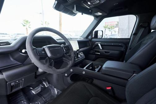 2023 Land Rover Defender 110 V8