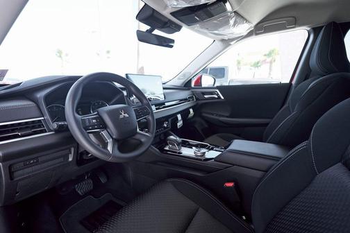 2025 Mitsubishi Outlander ES 2.5 2WD