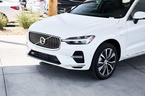 2022 Volvo XC60 Recharge Plug-In Hybrid T8 Inscription Expression