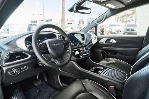 Fathom Blue Pearlcoat 2025 Chrysler Pacifica Limited