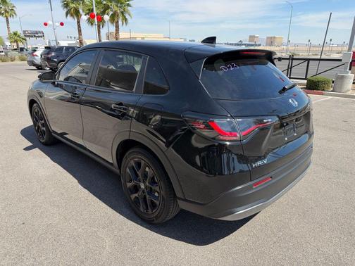 Crystal Black Pearl 2024 Honda HR-V Sport