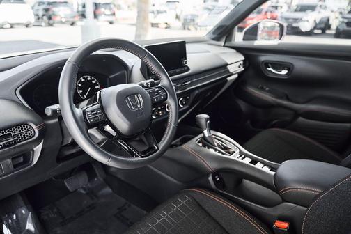 Crystal Black Pearl 2024 Honda HR-V Sport