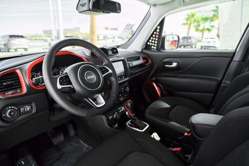 Alpine White Clearcoat 2023 Jeep Renegade Trailhawk