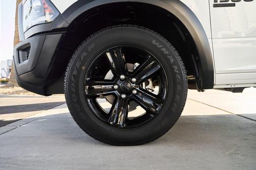 2024 RAM 1500 Classic Warlock Crew Cab 4x4 5'7' Box