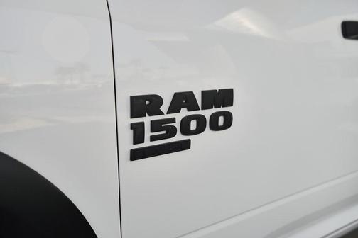 2024 RAM 1500 Classic Warlock Crew Cab 4x4 5'7' Box