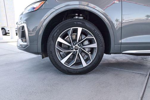 Chronos Gray Metallic 2023 Audi Q5 45 S line Premium