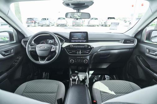 OXFORD WHITE 2022 Ford Escape SE