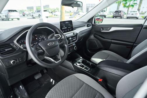 OXFORD WHITE 2022 Ford Escape SE