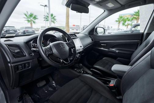 2024 Mitsubishi Outlander Sport SE