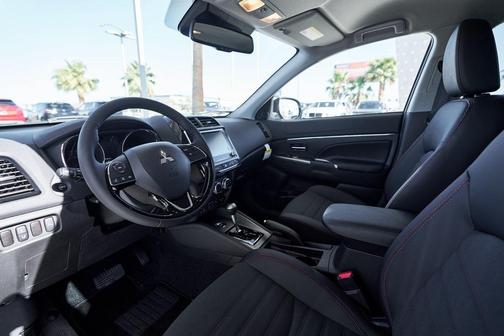 2025 Mitsubishi Outlander Sport SE