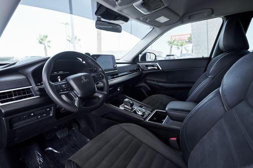 2023 Mitsubishi Outlander PHEV SE S-AWC