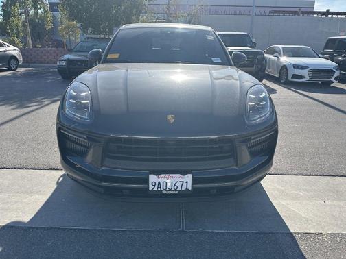2022 Porsche Macan Macan