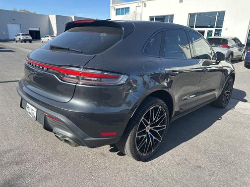 2022 Porsche Macan Macan