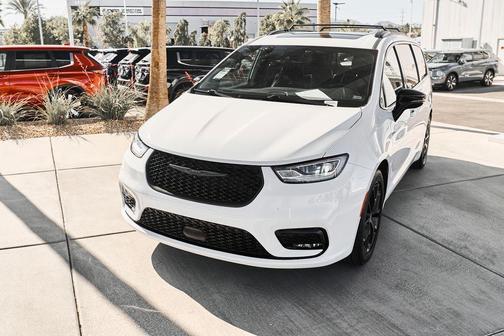 2025 Chrysler Pacifica Limited