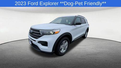 Oxford White 2023 Ford Explorer XLT