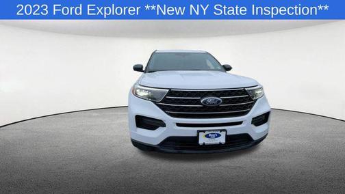 Oxford White 2023 Ford Explorer XLT