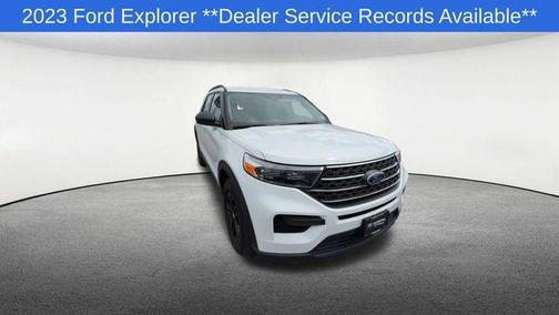 Oxford White 2023 Ford Explorer XLT