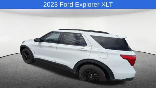 Oxford White 2023 Ford Explorer XLT