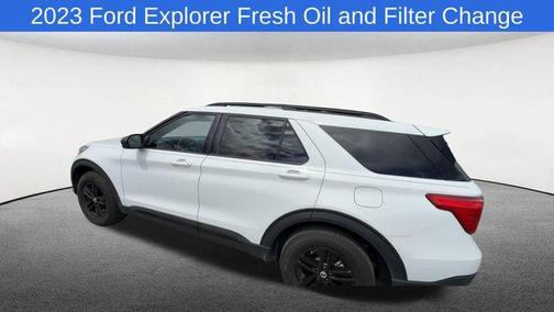Oxford White 2023 Ford Explorer XLT
