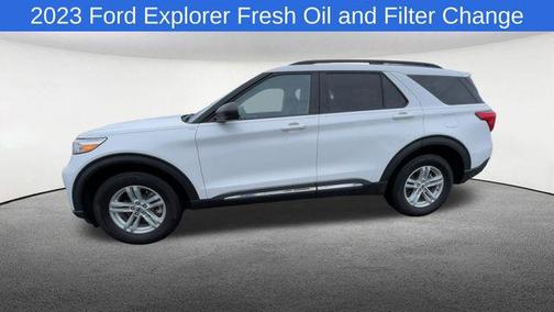 Oxford White 2023 Ford Explorer XLT