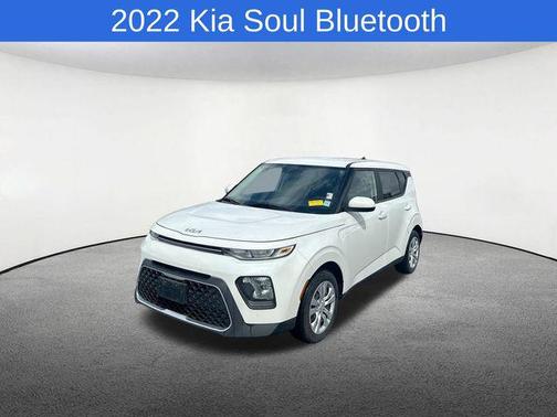 Snow White Pearl 2022 Kia Soul LX