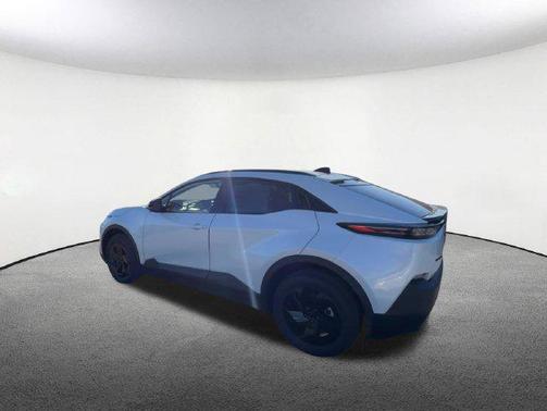 Cosmic White Pearl 2027 Subaru Uncharted Sport