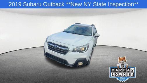 Crystal White Pearl 2019 Subaru Outback 2.5i Premium