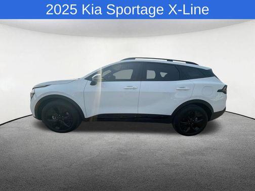 Glacial White Pearl 2025 Kia Sportage X-Line