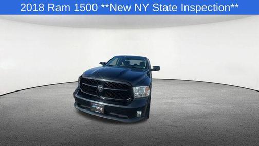 Brilliant Black Crystal Pearlcoat 2018 RAM 1500 Express