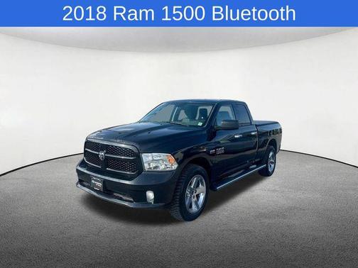 Brilliant Black Crystal Pearlcoat 2018 RAM 1500 Express