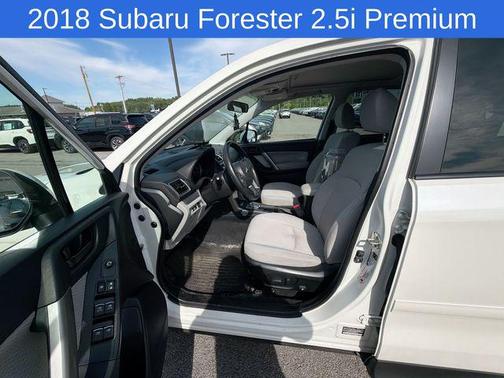 Crystal White Pearl 2018 Subaru Forester 2.5i Premium