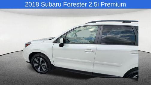 Crystal White Pearl 2018 Subaru Forester 2.5i Premium
