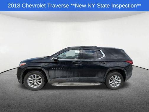 Mosaic Black Metallic 2018 Chevrolet Traverse LT Cloth
