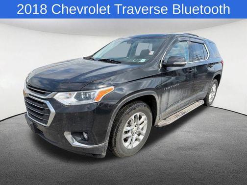 Mosaic Black Metallic 2018 Chevrolet Traverse LT Cloth
