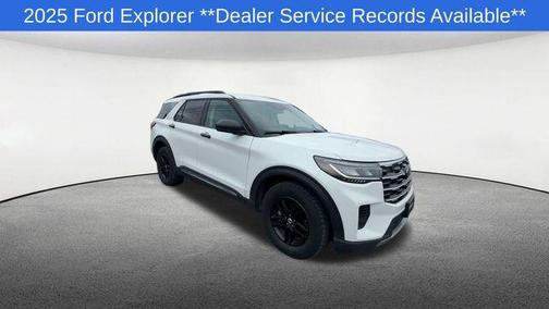 Star White Metallic Tri-Coat 2025 Ford Explorer Active