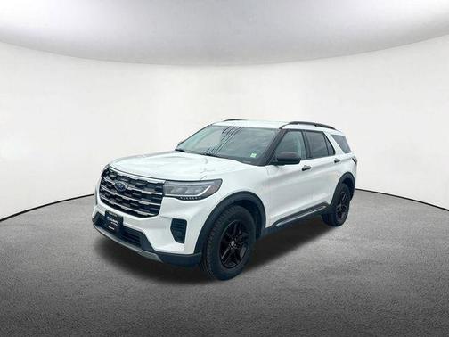 Star White Metallic Tri-Coat 2025 Ford Explorer Active