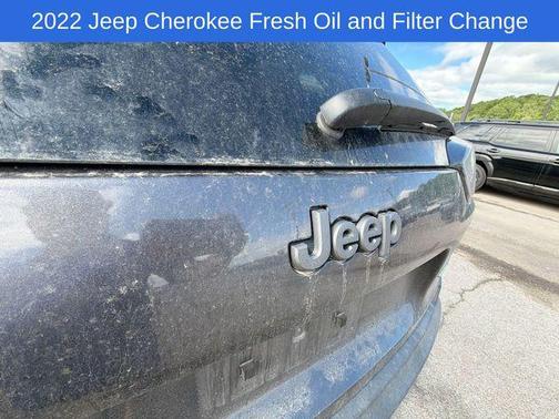 Granite Crystal Metallic Clearcoat 2022 Jeep Cherokee Trailhawk