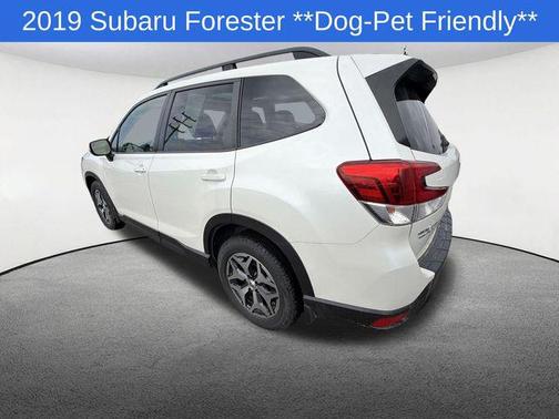 Crystal White Pearl 2019 Subaru Forester Premium