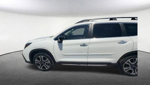 Crystal White Pearl 2025 Subaru Ascent Touring 7-Passenger