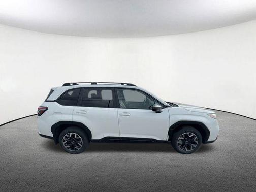 Crystal White Pearl 2025 Subaru Forester Premium
