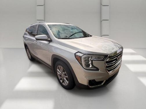 Quicksilver Metallic 2022 GMC Terrain SLT