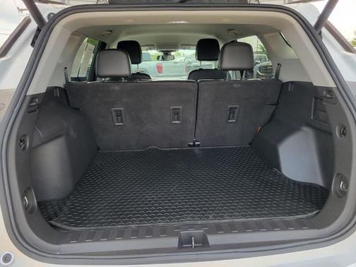 Quicksilver Metallic 2022 GMC Terrain SLT