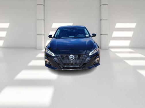 2022 Nissan Altima SR FWD
