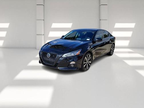 2022 Nissan Altima SR FWD