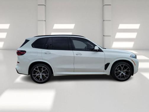 Alpine White 2024 BMW X5 sDrive40i