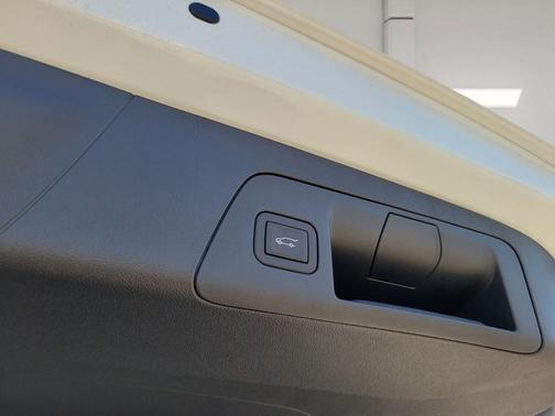 WHITE 2026 Buick Envision Preferred AWD