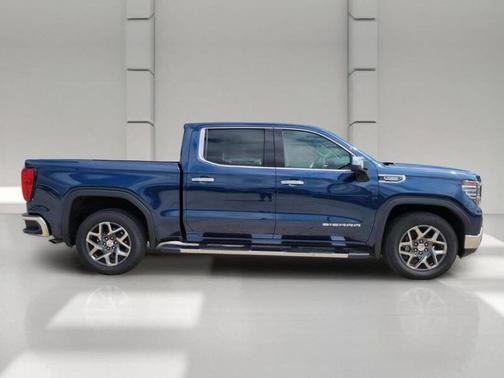 Pacific Blue Metallic 2023 GMC Sierra 1500 SLT
