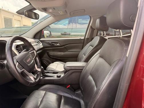 RED 2017 GMC Acadia SLT-1