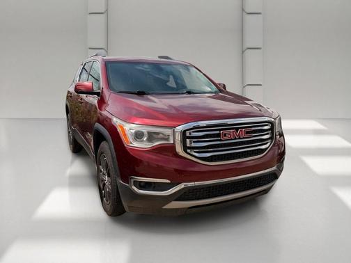 RED 2017 GMC Acadia SLT-1